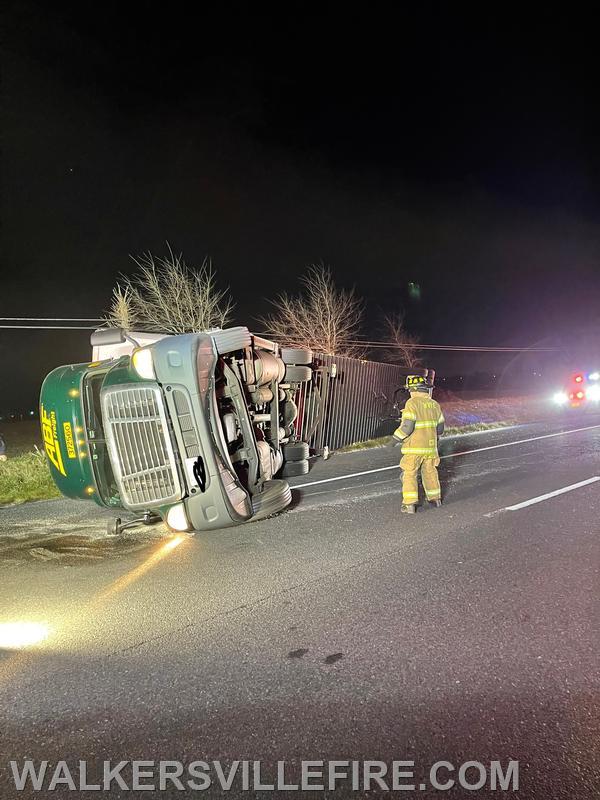 Tractor Trailer Rollover Rt15 @ Biggs Ford