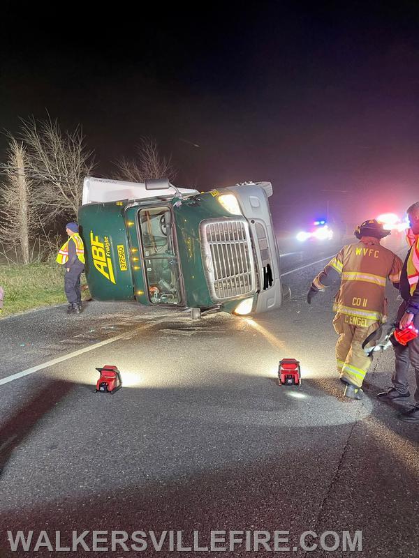 Tractor Trailer Rollover Rt15 @ Biggs Ford