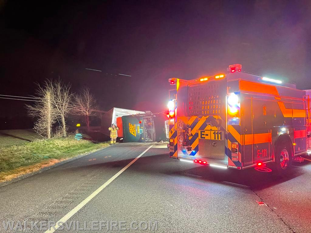 Tractor Trailer Rollover Rt15 @ Biggs Ford